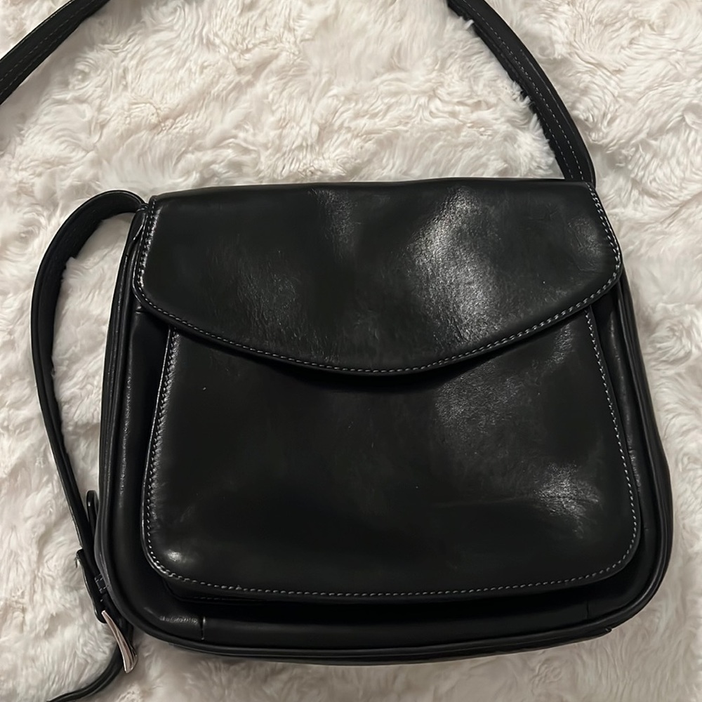 Tignanello GUC Leather Crossbody